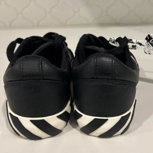 Off‑White Low Vulcanized Calf Leather Black and White Sneakers size 38 - Picture 3 of 5
